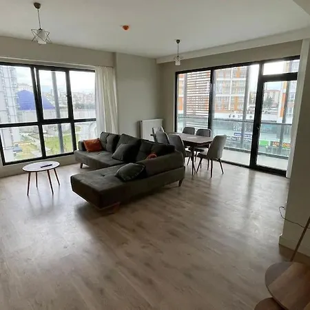 アパート Luxury 3 Bedroom Close To Mall Of Istanbul Basaksehir